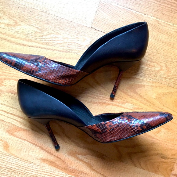 EUC Snakeskin and black stiletto pointy toe heels - Picture 5 of 10
